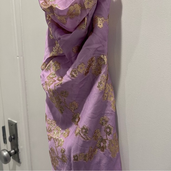 HOUSE OF CB 'Capriana'  Orchid Jacquard Satin Gown - Picture 11 of 12